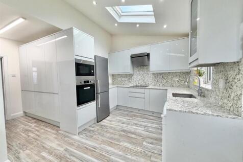 Davidson Frost-Wellings, DFW Collins Avenue, Kitch