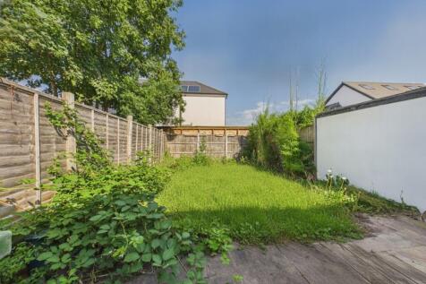 Long Lane, Staines-Upon-Thames, Surrey, TW19 photo 4