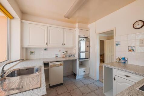 13 Waterford Dr-6.jpg