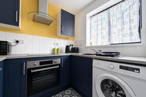 Chestnut Road, Vange, Basildon, SS16 photo 3