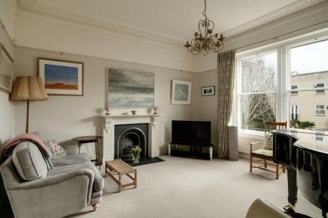 6 bed, 3 bath Semi-Detached in Bristol - Photo 6