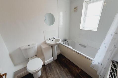 3. Bathroom.jpg