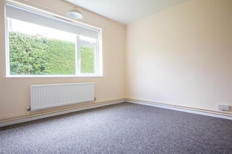 Granhams Court, De Freville Road, photo 3