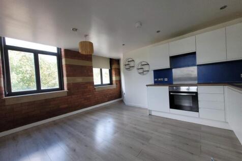 LOUNGE / KITCHEN