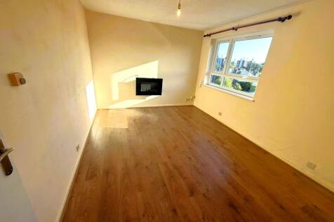 Chequers Court, Canning Road, Croydon photo 2