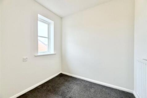 Pasture Drive, Castleford, WF10 photo 3