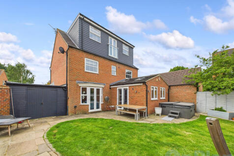 CAM04024G0-PR0029-STILL043