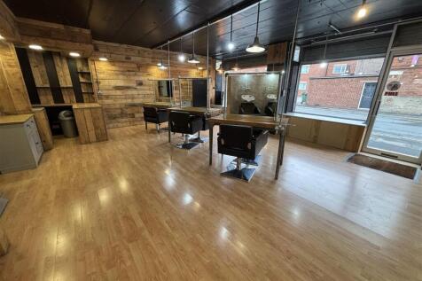 Commercial Property to rent Image 12