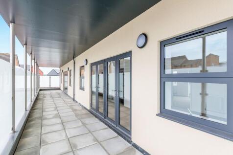 Bodmin Place, Broughton, Milton Keynes, MK10 photo 4