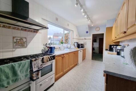 Kitchen: