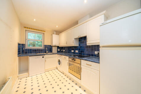 Davis House, Chesham Road, Berkhamsted photo 4