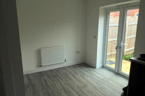 4 Honley Close, Wakefield, WF3 4FN photo 3