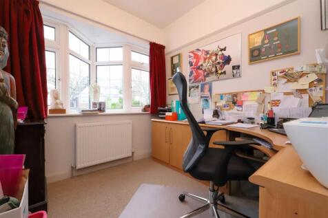 nicholas james neville ave bed 4.jpg