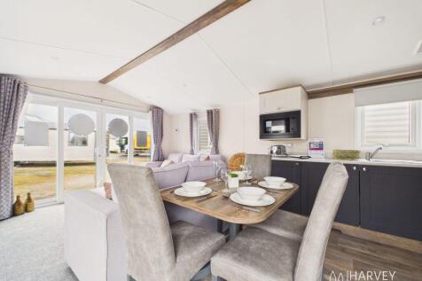 Willerby Malton dining area and kitchen at Lossiem