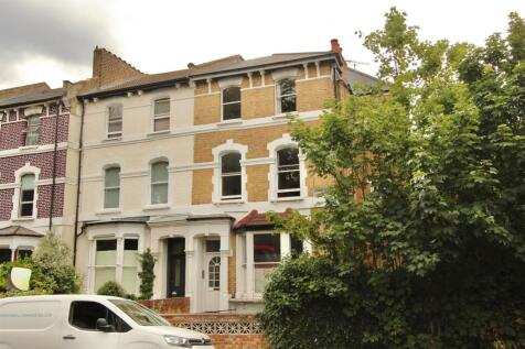 Stoke Newington Common, N16