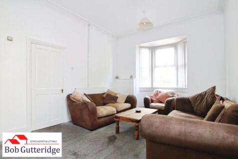 BAY FRONTED LOUNGE