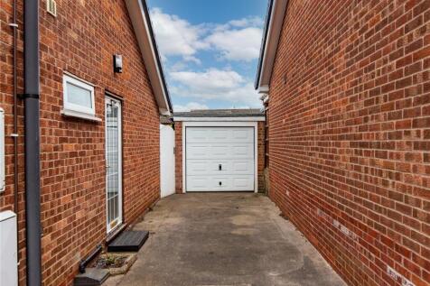 8 Morton Close-4.jpg