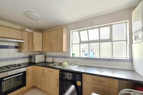 High Street Bromley BR1 photo 3