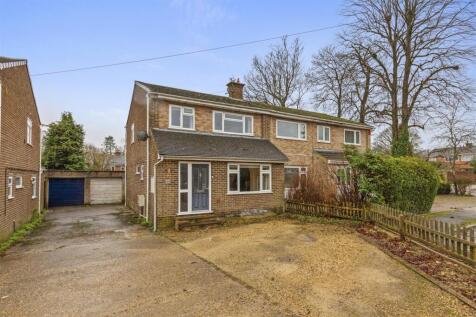 40 Copes Shroves, HP15 7AH-14.jpg