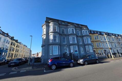 3-bed flat on Blenheim Terrace, Scarborough, £795/mo