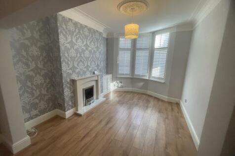 Eastdale road, L15 photo 3