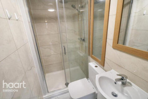 28 Milton Road, Swindon photo 3