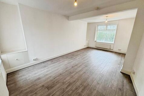 Pengam Road photo 4