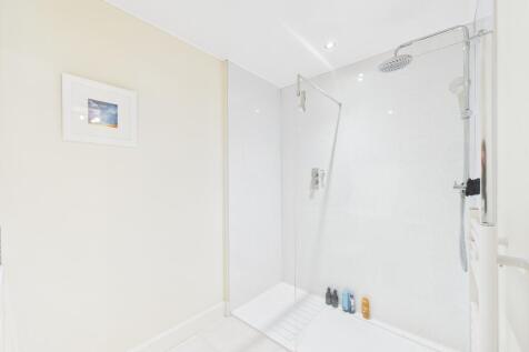 CAM03481G0-PR0105-STILL011