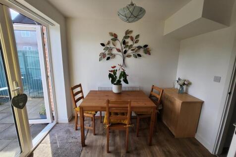 Woodpecker Close, Lydney photo 5