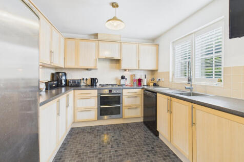 CAM04968G0-PR0050-STILL020