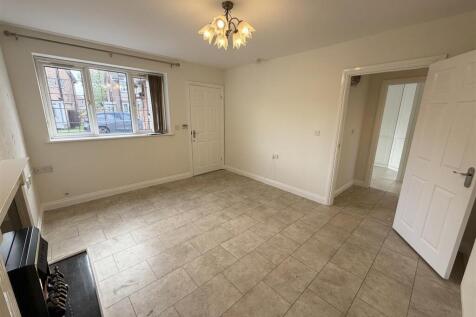 Romford Close, Sheldon, Birmingham photo 4