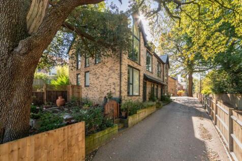 London, SE19 - property photo
