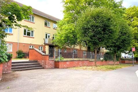 2-bed flat on 14 Tachbrook Court, Leamington Spa, £1,450/mo