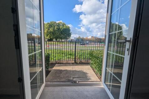 Bradley Stoke, Champs Sur Marne, BS32 9BL photo 4