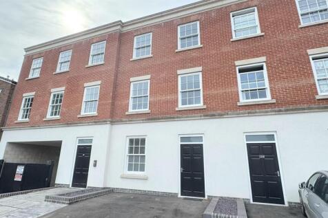 3-bed house on Edward Street, Derby, £1,300/mo