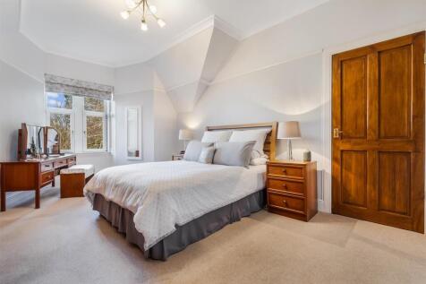 4 bed, 2 bath Detached in Glasgow - Photo 23