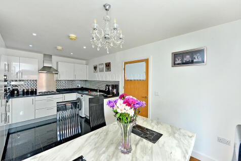 Kitchen/Dining Ro...