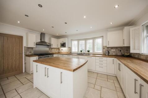 Open plan kitchen dining room
