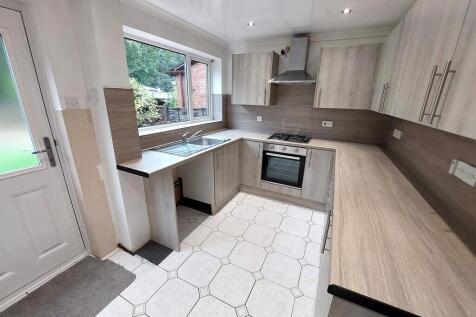 Newlyn Drive, Ashton In Makerfield photo 3