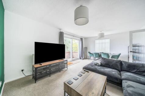 Lounge / Dining Room