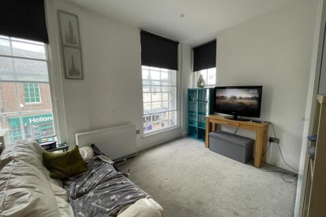 Lounge/bedroom area