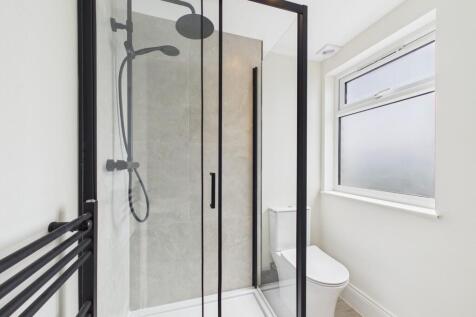 Room 7 ensuite