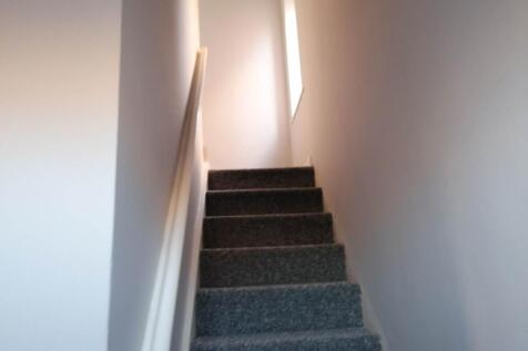 **AVAILABLE IMMEDIATELY** Lincoln Street.Worksop, Notts photo 4