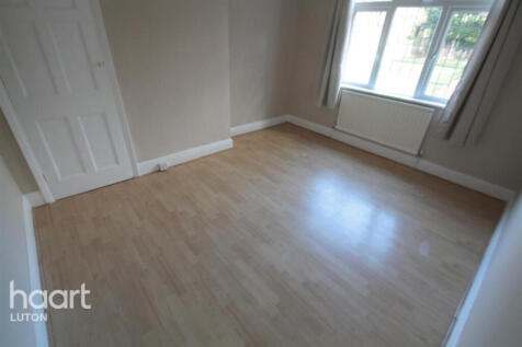 Elmwood Crescent, Luton photo 3