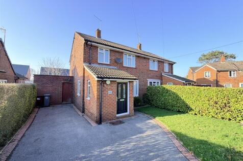 3-bed house on Percival Drive, Stockton Brook, Stoke-On-Trent, £995/mo