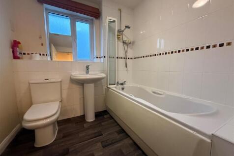 2 Maxwell Bathroom.jpg