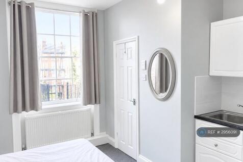 Studio Own Bathroom &amp; Kitchen