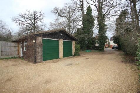 DOUBLE GARAGE