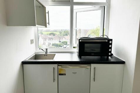 Sandringham Road, London, NW11 photo 4