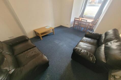 3 bedroom Terraced Flat in Clifton photo 3